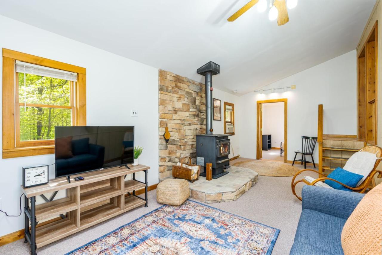 River Access Cabin With Hot Tub, Fire Pit, & Wifi! Morton Grove Exterior foto